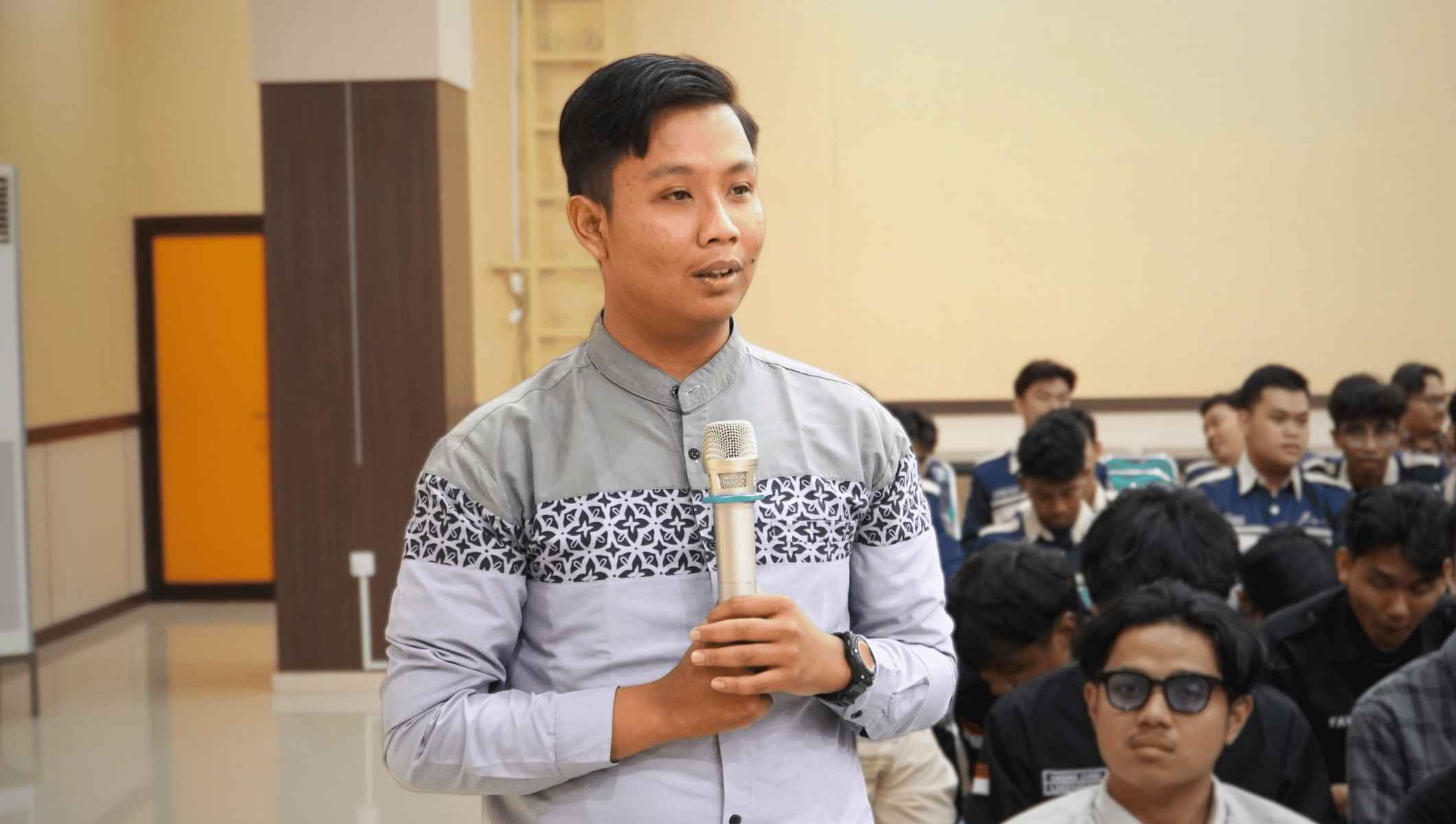 Dokumentasi Seminar Nasional Hukum UMPKU 10